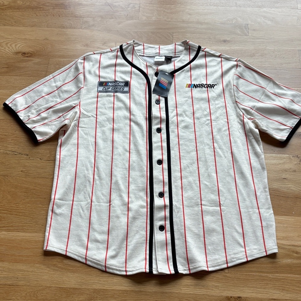NWT NASCAR Cup Series Championship Racing Button Up Baseball Jersey Men’s Large